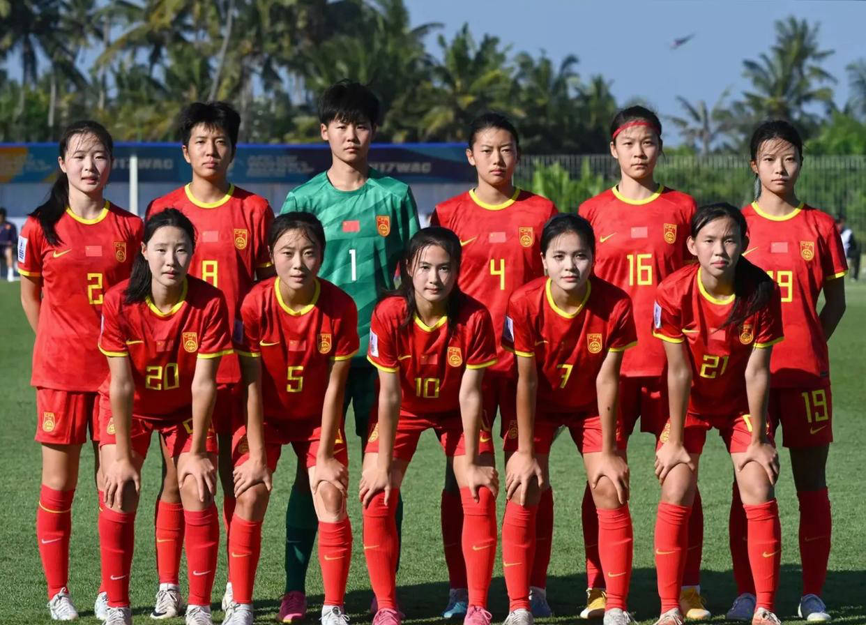 江苏省女足比赛火爆进行，球员们全力以赴的简单介绍